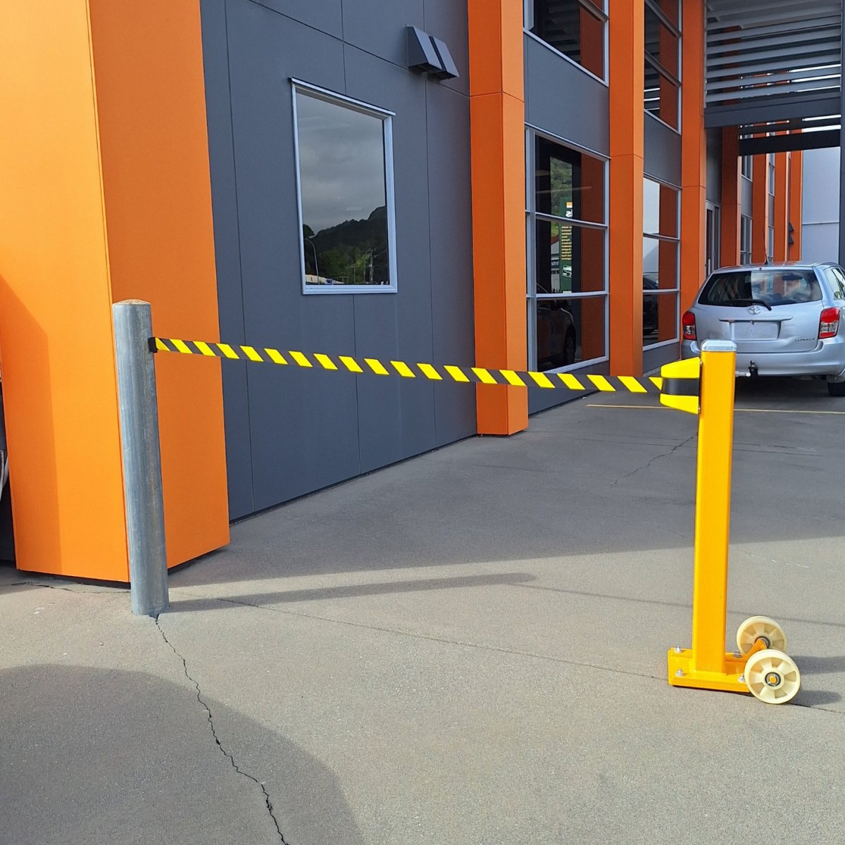 Mobile Belt Bollard